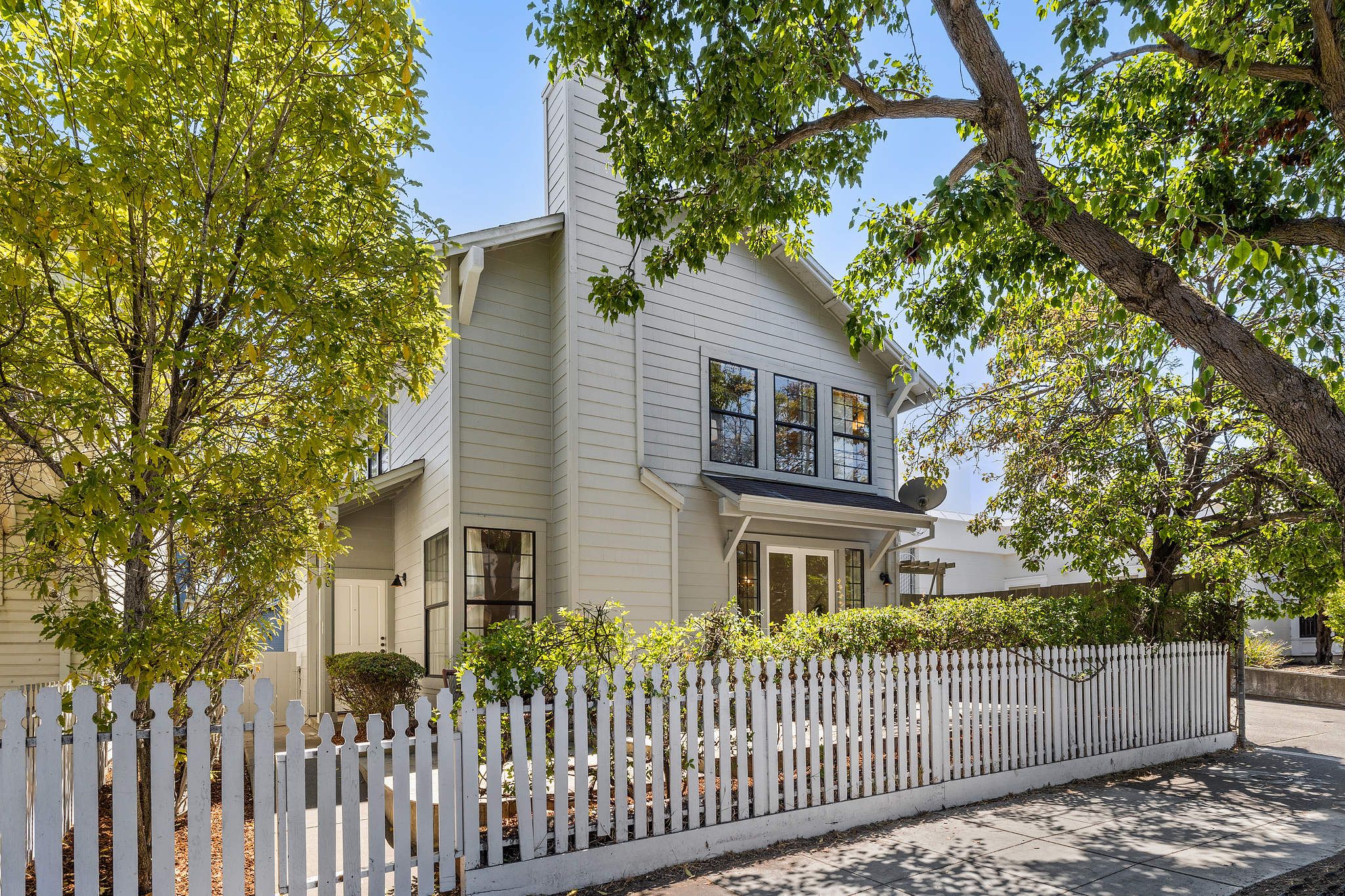 1530 Chestnut Street