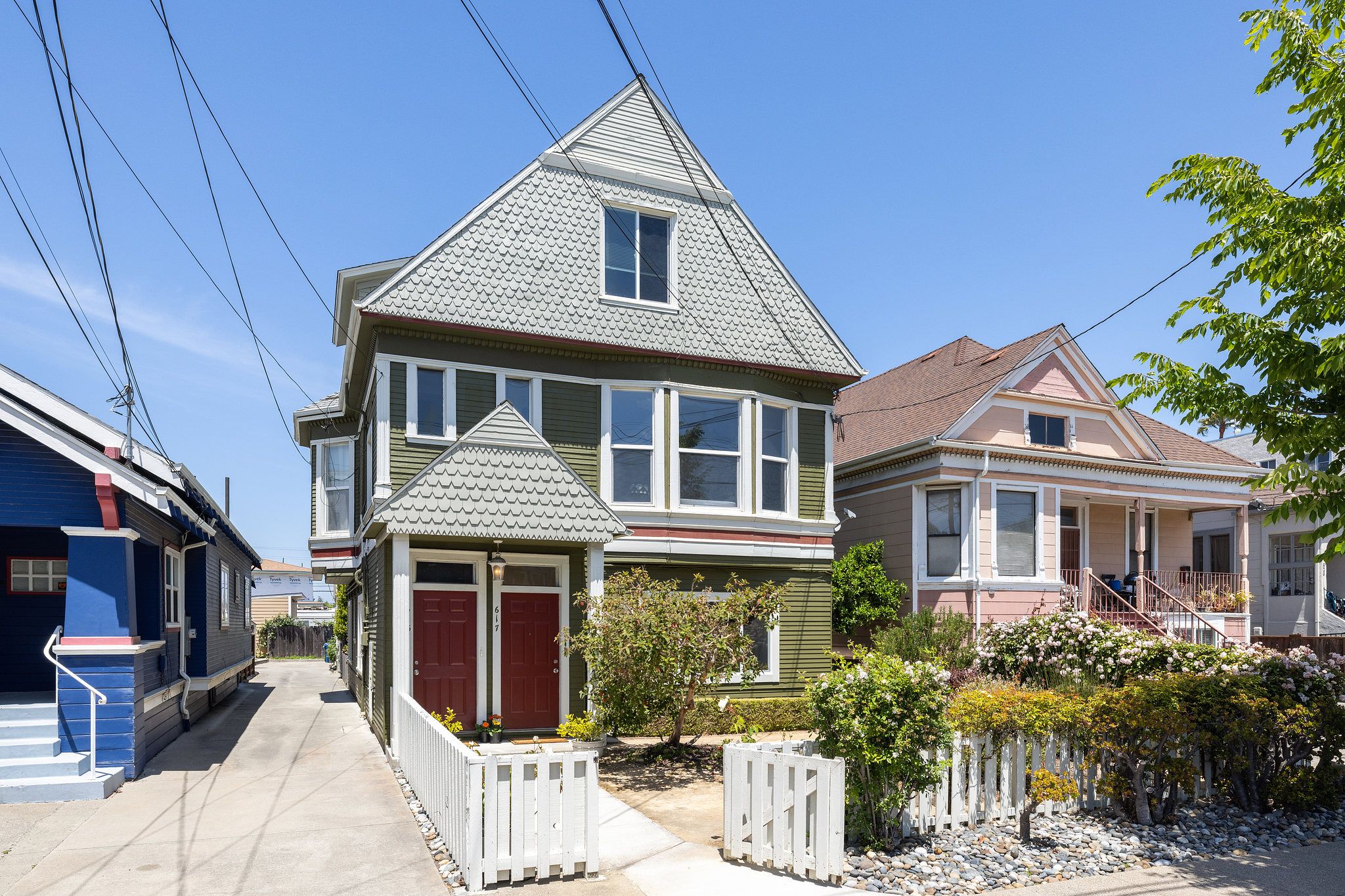 615-617 Lincoln Avenue