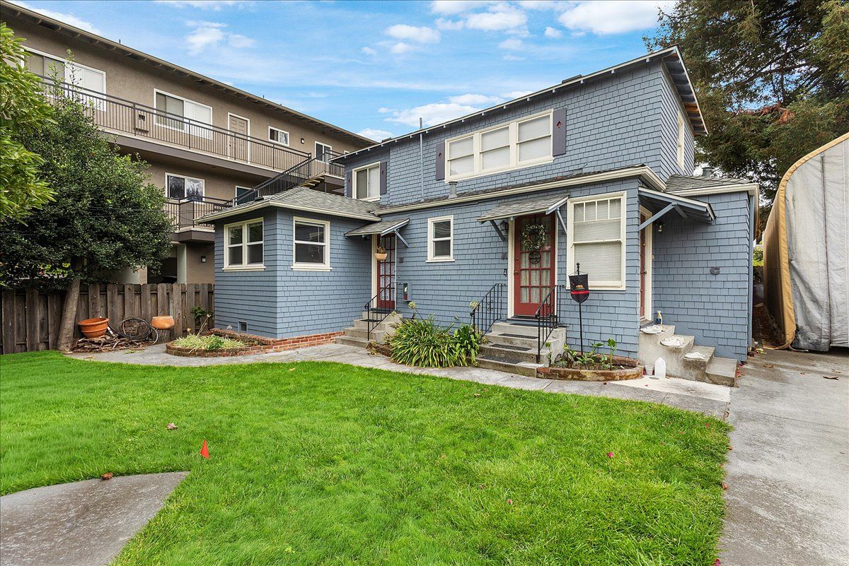 2148 1/2 Santa Clara Ave