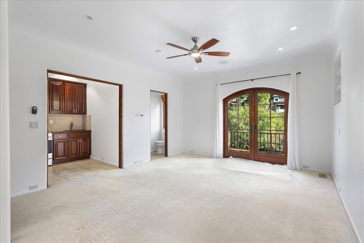 1041 Grandview Dr. #A-2