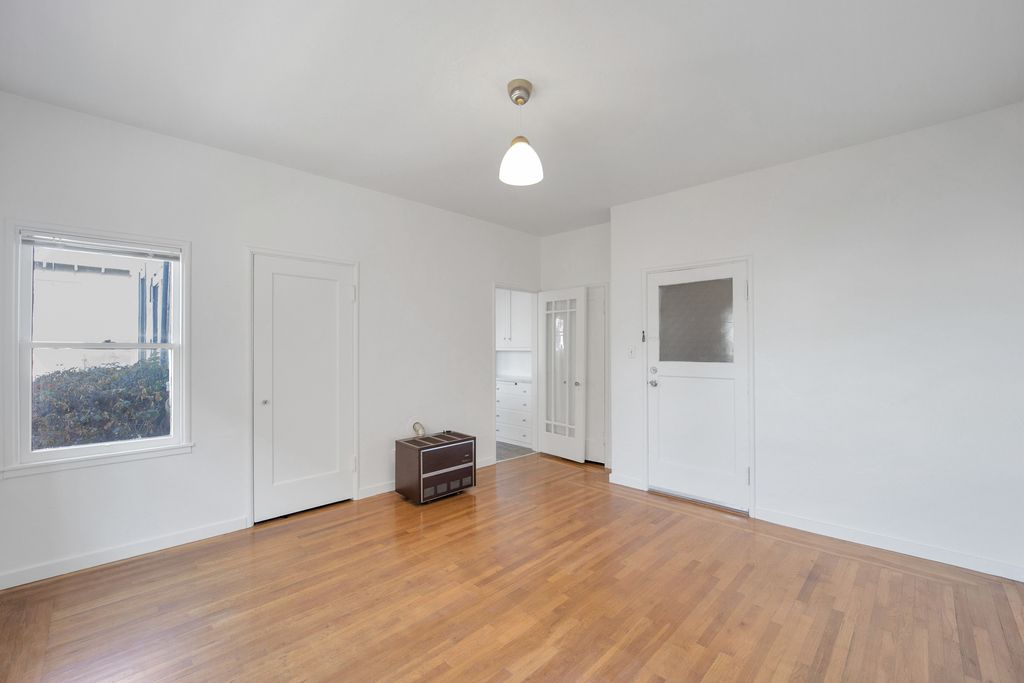 1535 Everett Street #2