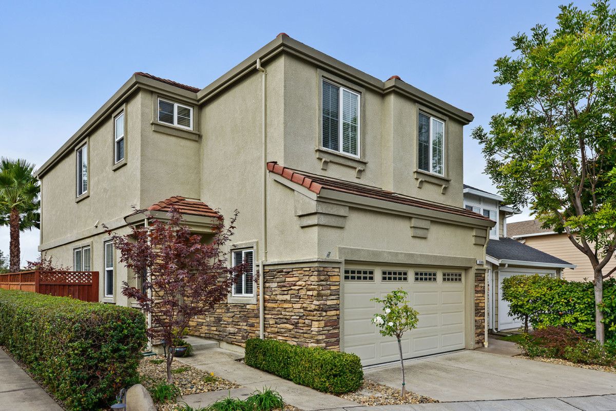 3500 Catalina Avenue