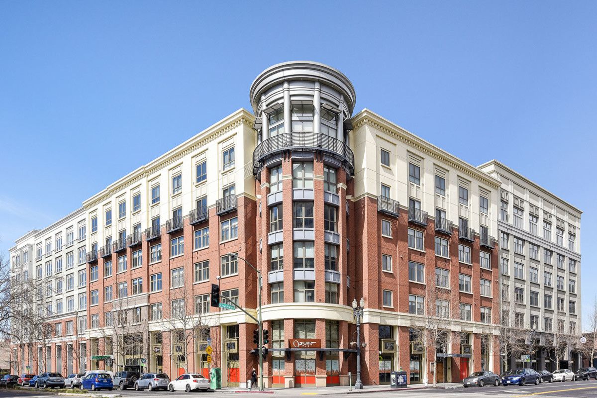 438 W Grand Avenue #419